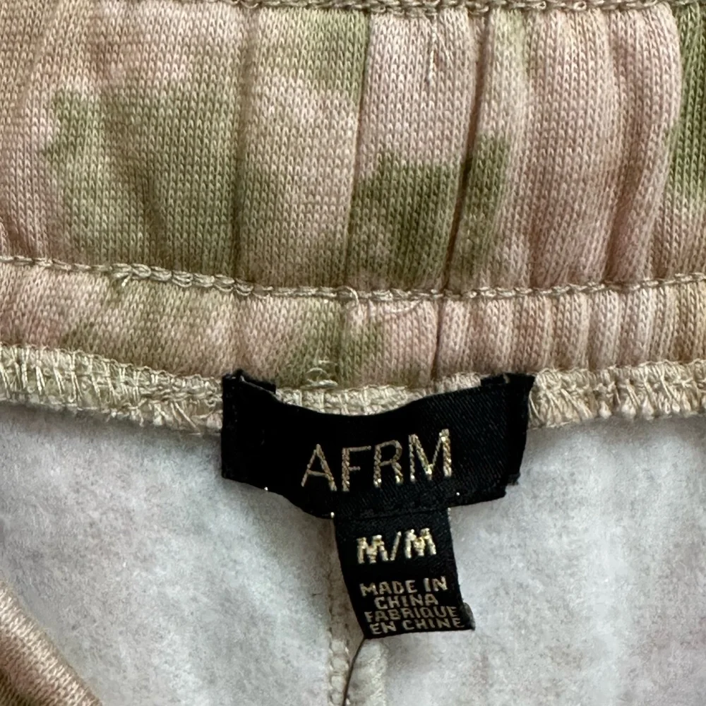 AFRM Blush Olive Tie Dye High Rise Jogger Sweatpants Size Medium NWT - Picture 3 of 4